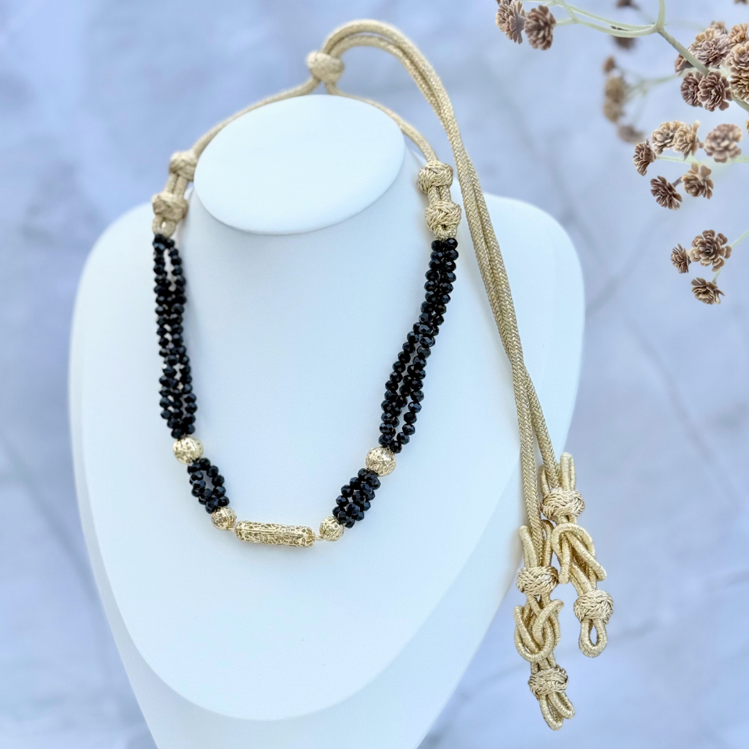 Collier artisanal perlé & doré – 3 coloris disponibles