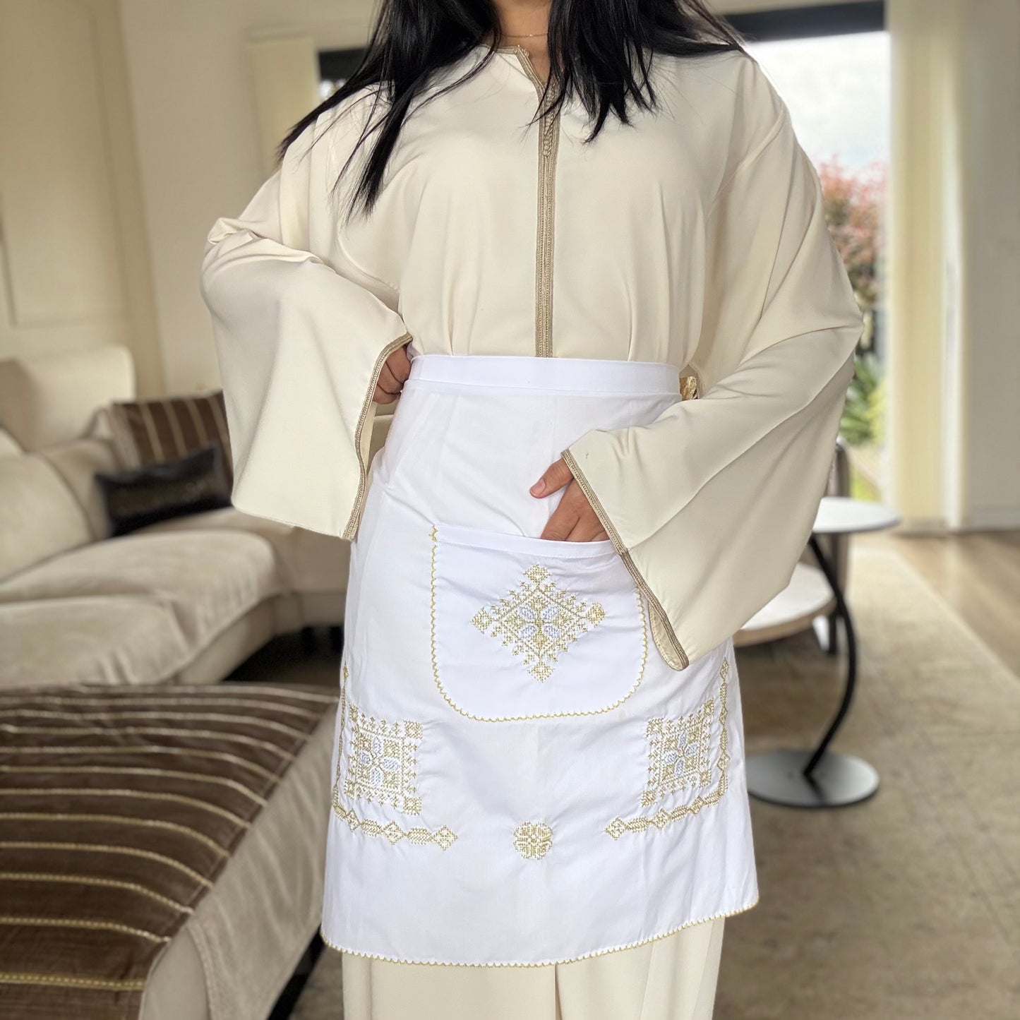Tablier Traditionnel Marocain – Broderie Tarz 7ssab