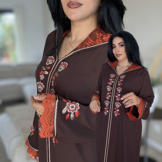 Jellaba Élégance Dentelle – Création Artisanale
