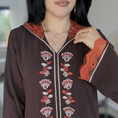 Jellaba Élégance Dentelle – Création Artisanale