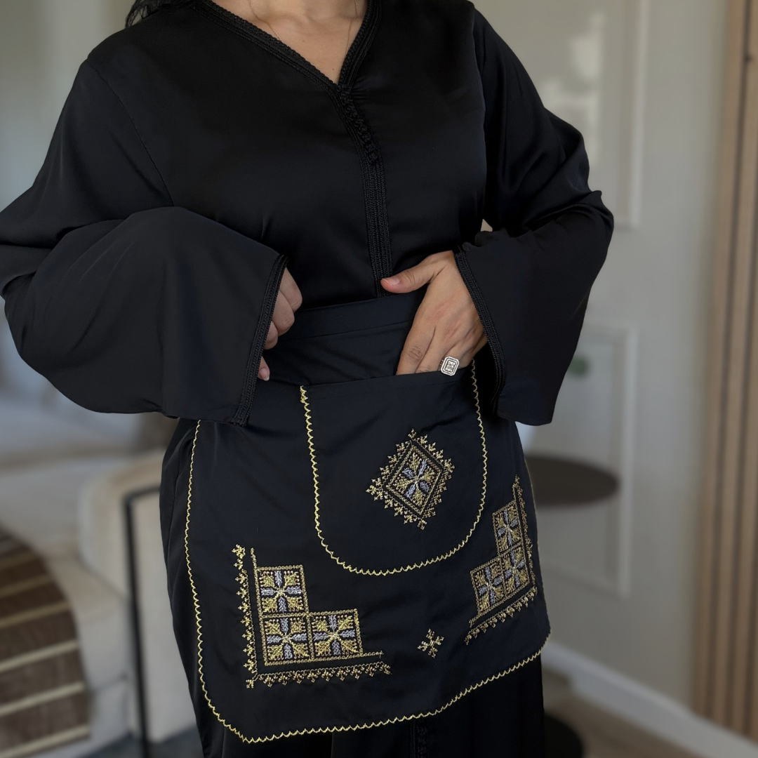 Tablier Traditionnel Marocain – Broderie Tarz 7ssab - Black Édition