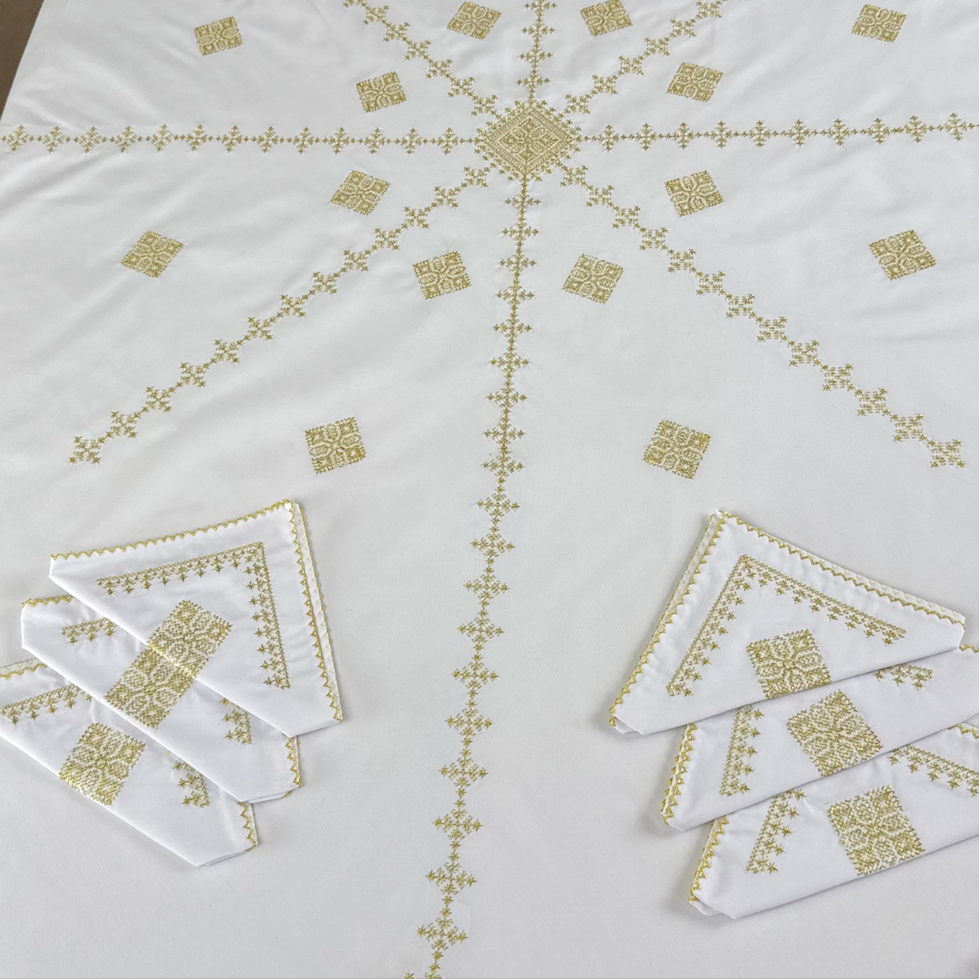 Nappe brodée tarz fassi – serviettes incluses