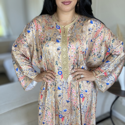 Gandoura Oversize Satin Fleuri – Élégance Florale Marocaine