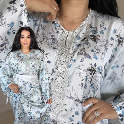Gandoura Oversize Satin Fleuri – Élégance Florale Marocaine