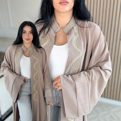 Kimono Swa9 Lmaalam – Élégance dorée en Crêpe